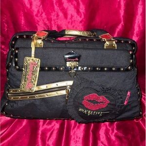 🤩 Vintage HTF Betsey Johnson Denim Lips Satchel